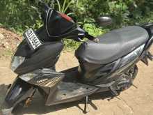 https://riyasewana.com/uploads/yamaha-ray-zr-214444822933.jpg