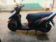 https://riyasewana.com/uploads/yamaha-ray-zr-218500513203.jpg