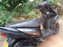 https://riyasewana.com/uploads/yamaha-ray-zr-219431713902.jpg