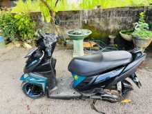 https://riyasewana.com/uploads/yamaha-ray-zr-22056004443.jpg