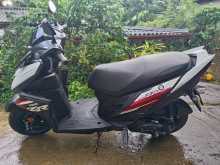 https://riyasewana.com/uploads/yamaha-ray-zr-2212461713664.jpg