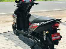 https://riyasewana.com/uploads/yamaha-ray-zr-231424231475.jpg