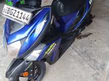 https://riyasewana.com/uploads/yamaha-ray-zr-237482013832.jpg