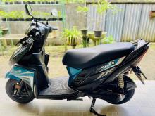 https://riyasewana.com/uploads/yamaha-ray-zr-238171324941.jpg