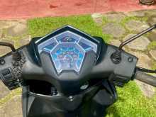 https://riyasewana.com/uploads/yamaha-ray-zr-271435111034.jpg