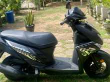 https://riyasewana.com/uploads/yamaha-ray-zr-271435111423.jpg