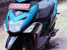 https://riyasewana.com/uploads/yamaha-ray-zr-279372413753.jpg