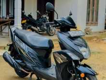 https://riyasewana.com/uploads/yamaha-ray-zr-289105322962.jpg