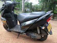 https://riyasewana.com/uploads/yamaha-ray-zr-2910003313453.jpg