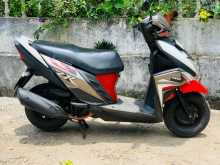https://riyasewana.com/uploads/yamaha-ray-zr-309575613392.jpg