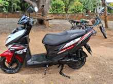 https://riyasewana.com/uploads/yamaha-ray-zr-3114440813823.jpg