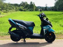 https://riyasewana.com/uploads/yamaha-ray-zr-317393324151.jpg