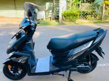 https://riyasewana.com/uploads/yamaha-ray-zr-41659474832.jpg