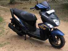 Yamaha Ray ZR Navy Blue 2019 Motorbike