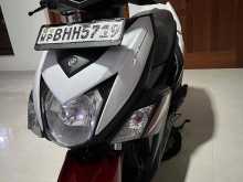 https://riyasewana.com/uploads/yamaha-ray-zr-619384122772.jpg