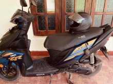 https://riyasewana.com/uploads/yamaha-ray-zr-622345322642.jpg