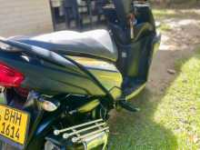 https://riyasewana.com/uploads/yamaha-ray-zr-69461613173.jpg