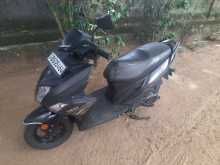 https://riyasewana.com/uploads/yamaha-ray-zr-81859174253.jpg