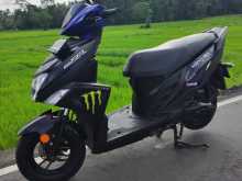 https://riyasewana.com/uploads/yamaha-ray-zr-82046161633.jpg