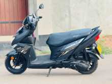 https://riyasewana.com/uploads/yamaha-rayzr-21028324182.jpg