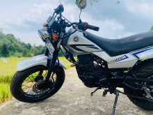 Yamaha TW 2010 Motorbike