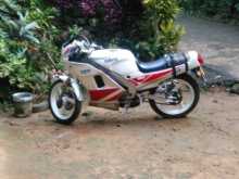 Yamaha Tzr 2000 Motorbike