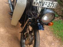 Yamaha V50 2002 Motorbike