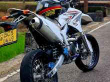https://riyasewana.com/uploads/yamaha-wr-250r-1811031713802.jpg