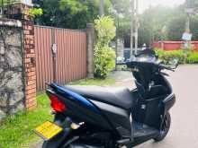 https://riyasewana.com/uploads/yamaha-yamaha-ray-118341213974.jpg