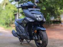 Yamaha ZR 2018 Motorbike