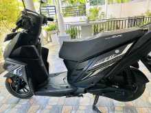 https://riyasewana.com/uploads/yamaha-zr-422022722532.jpg