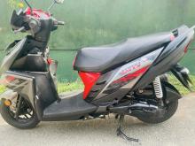 https://riyasewana.com/uploads/yamaha-zr-rally-1710452524732.jpg