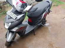 https://riyasewana.com/uploads/yamaha-zr-ray-191448534952.jpg