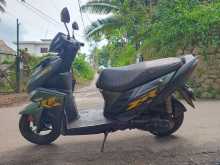 https://riyasewana.com/uploads/yamaha-zr-ray-25848554013.jpg