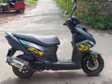 https://riyasewana.com/uploads/yamaha-zr-ray-25848554102.jpg