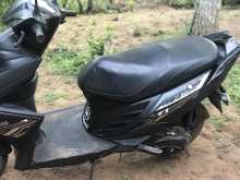 https://riyasewana.com/uploads/yamaha-zr-ray-2912031922922.jpg
