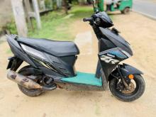 https://riyasewana.com/uploads/yamaha-zr-ray-291491424251.jpg