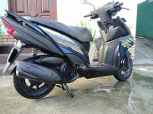 https://riyasewana.com/uploads/yamaha-zr-ray-722453913202.jpg