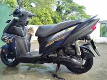 https://riyasewana.com/uploads/yamaha-zr-ray-722453913364.jpg