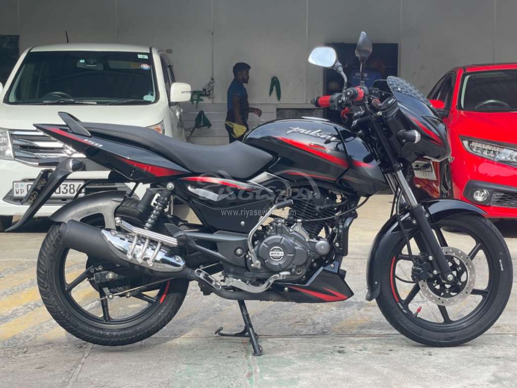 pulsar 150 mileage and price