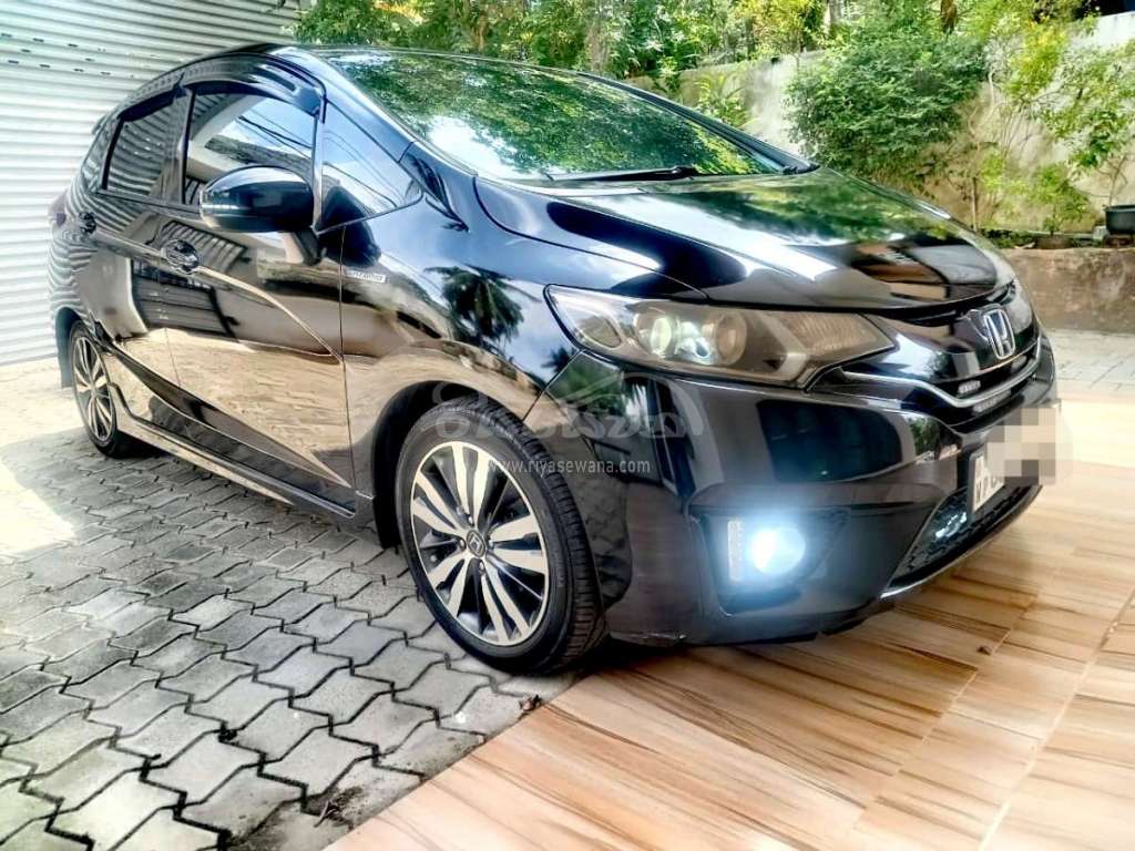 Honda Fit Gp5 S Grade Used 2013 Hybrid Rs. 8450000 Sri Lanka