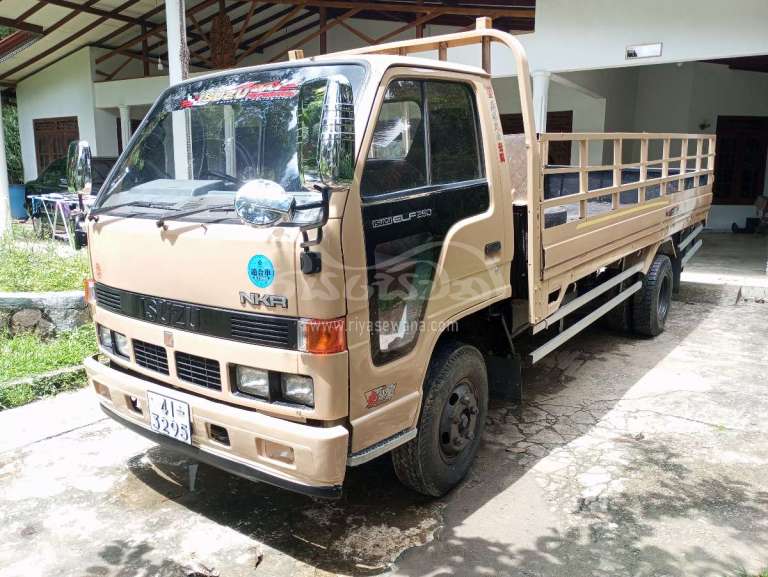 Isuzu Elf 14.5 Used 1986 Diesel Negotiable Sri Lanka