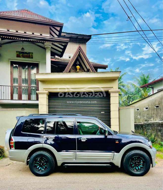 Mitsubishi Montero Used 2005 Petrol Negotiable Sri Lanka