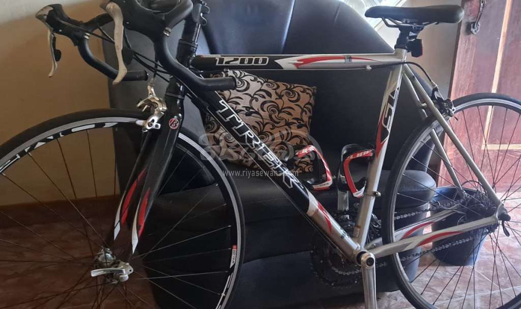 Trek Rasing trek. Top condition. 100 %. Not in usd Sri Lanka. From England. Full aluminium. Gall tayer Bicycle Sri Lanka